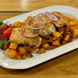 Kalocsai halapró, sült kockaburgonyával