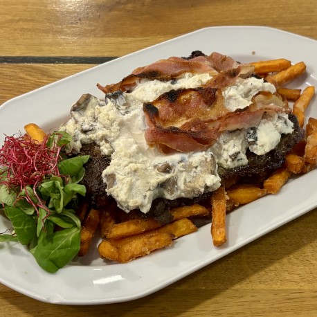Hátszín gombával, kakukkfűvel, baconnel és ricottával gratinálva (köret nélkül)