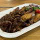 Ázsiai bélszíncsíkok szójaszósszal, mézzel, hagymával és pirított mandulával (köret nélkül)